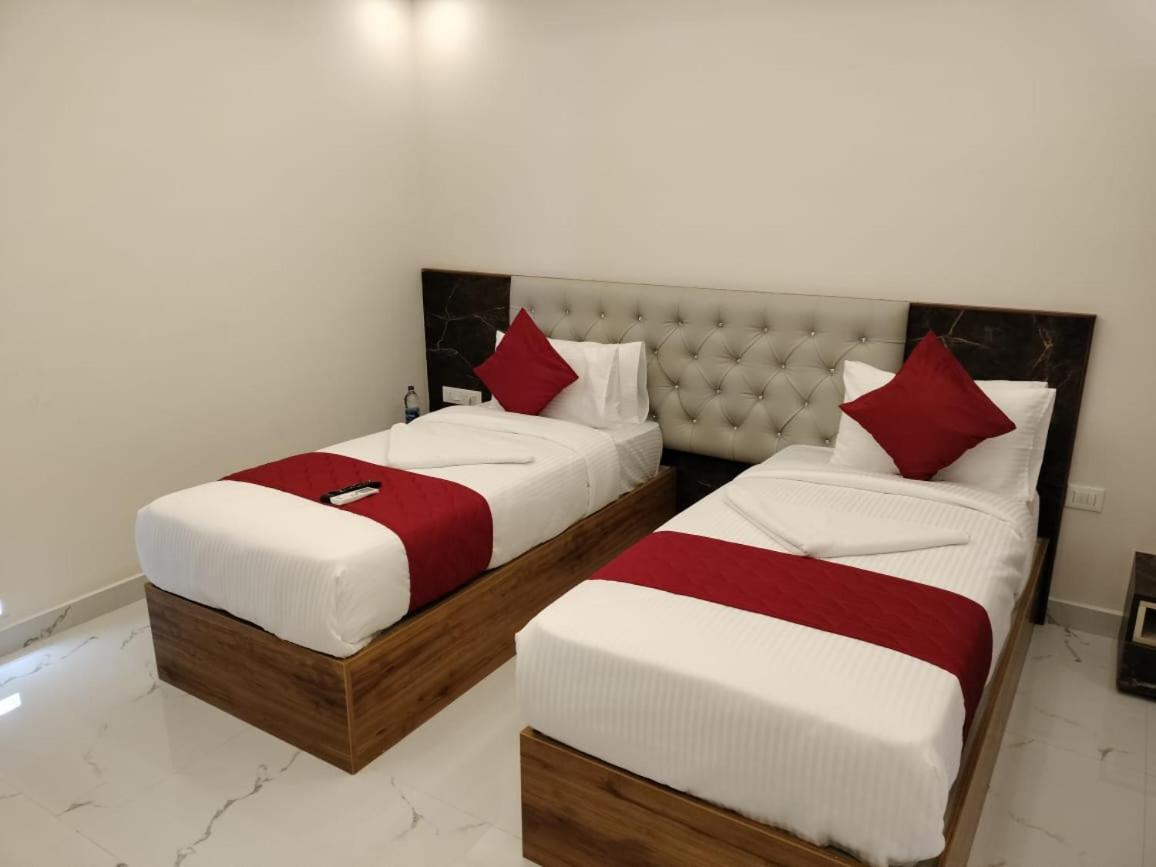 Mayuri Residency Hotel Attibele Экстерьер фото