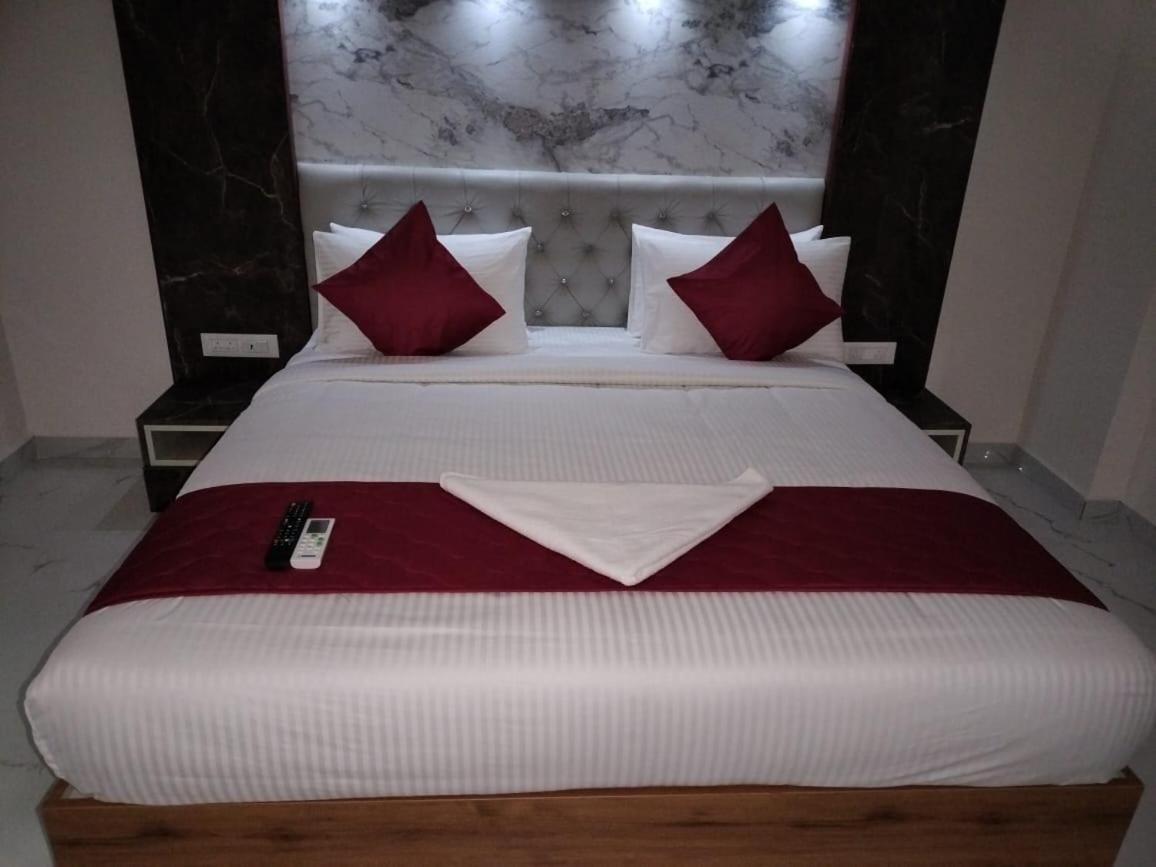 Mayuri Residency Hotel Attibele Экстерьер фото