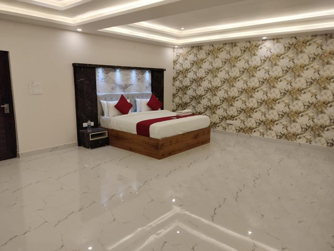 Mayuri Residency Hotel Attibele Экстерьер фото