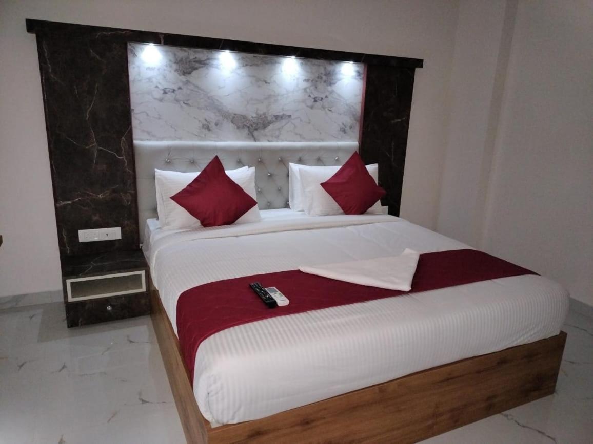 Mayuri Residency Hotel Attibele Экстерьер фото